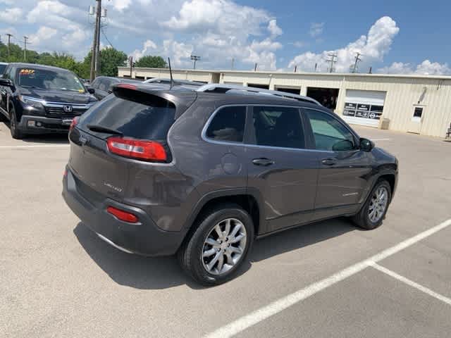 Thumbnail: 2018 Jeep Cherokee - 23