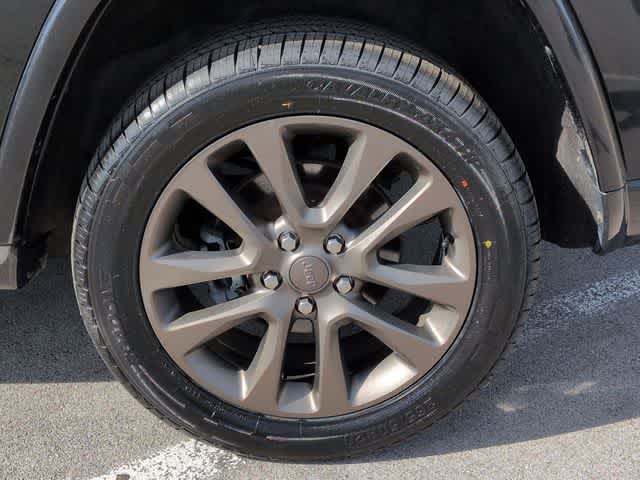 Thumbnail: 2016 Jeep Grand Cherokee - 14