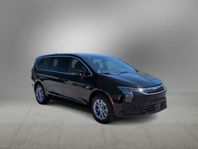 Thumbnail: 2027 Chrysler Pacifica - 2