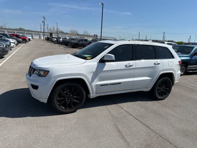 Thumbnail: 2018 Jeep Grand Cherokee - 14