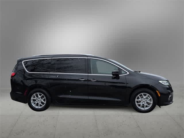 Thumbnail: 2021 Chrysler Pacifica - 9