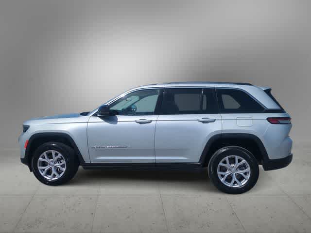 Thumbnail: 2022 Jeep Grand Cherokee - 5