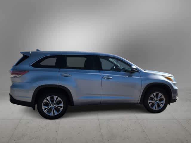 Thumbnail: 2016 Toyota Highlander - 9