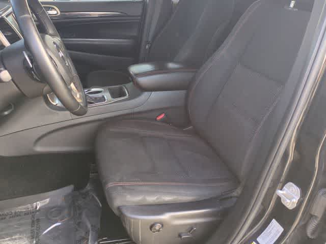 Thumbnail: 2016 Jeep Grand Cherokee - 16