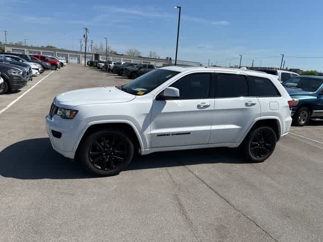 Thumbnail: 2018 Jeep Grand Cherokee - 15