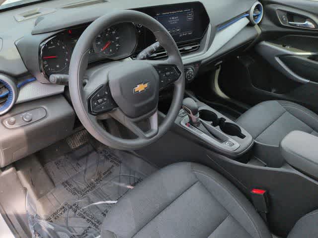 Thumbnail: 2025 Chevrolet Trax - 10