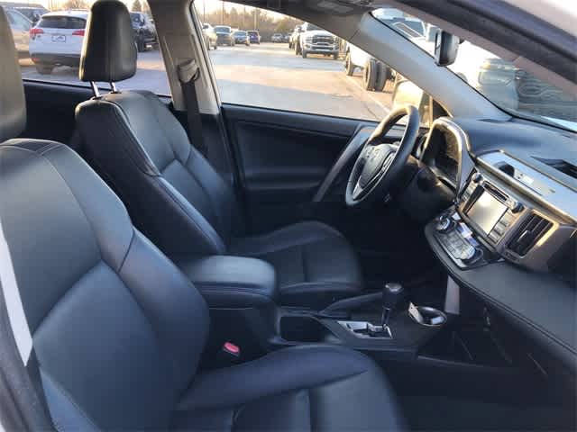 Thumbnail: 2013 Toyota RAV4 - 28