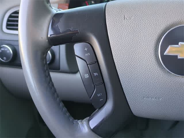 Thumbnail: 2008 Chevrolet Tahoe - 25