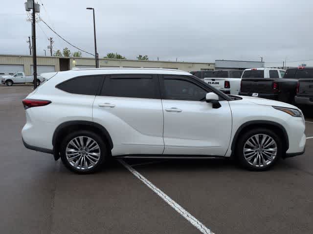Thumbnail: 2020 Toyota Highlander - 9