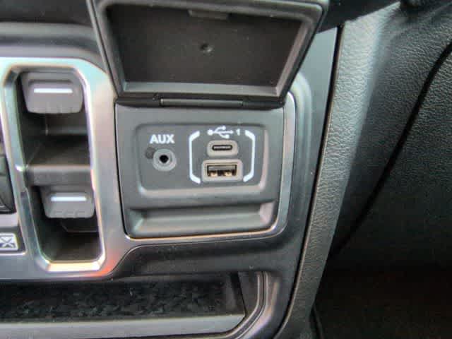 Thumbnail: 2021 Jeep Gladiator - 31