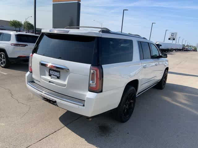 Thumbnail: 2017 GMC Yukon XL - 28