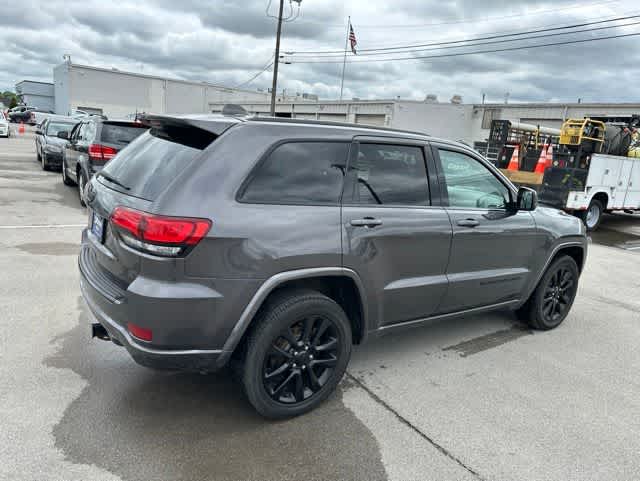 Thumbnail: 2017 Jeep Grand Cherokee - 19
