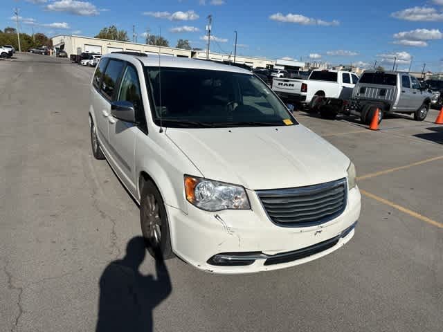 Thumbnail: 2012 Chrysler Town & Country - 20