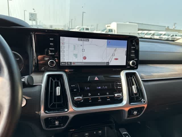 Thumbnail: 2022 Kia Sorento - 7