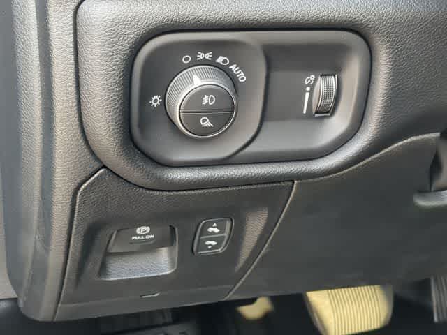 Thumbnail: 2026 RAM 1500 - 18