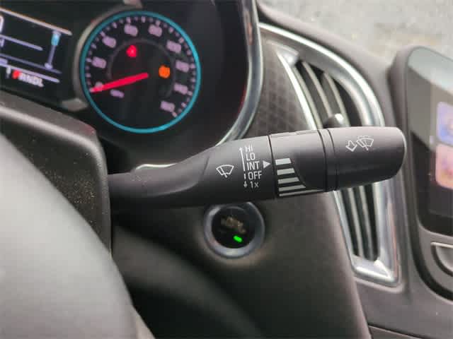 Thumbnail: 2017 Chevrolet Malibu - 26