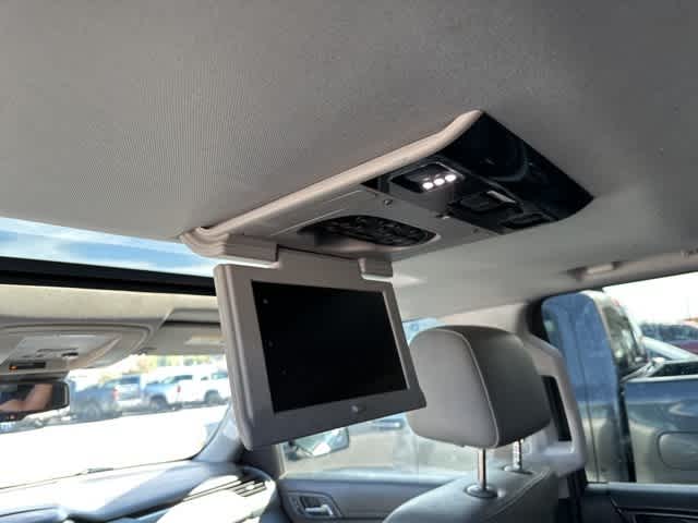 Thumbnail: 2015 Chevrolet Suburban - 11
