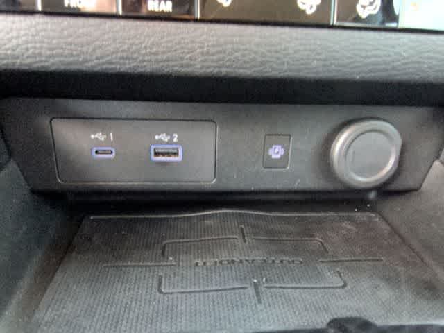 Thumbnail: 2024 Mitsubishi Outlander - 30