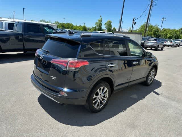 Thumbnail: 2018 Toyota RAV4 - 21