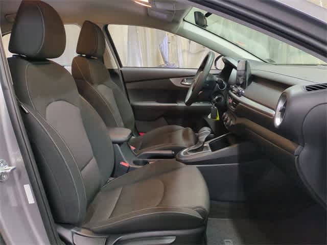 Thumbnail: 2023 Kia Forte - 22