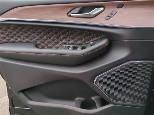 Thumbnail: 2025 Jeep Grand Cherokee - 32