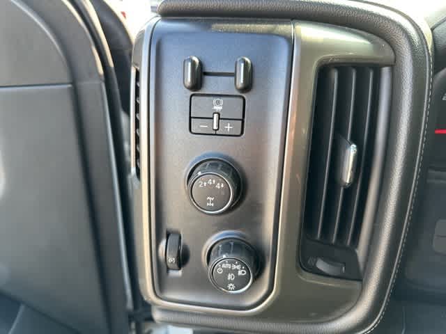 Thumbnail: 2019 Chevrolet Silverado 3500 - 9