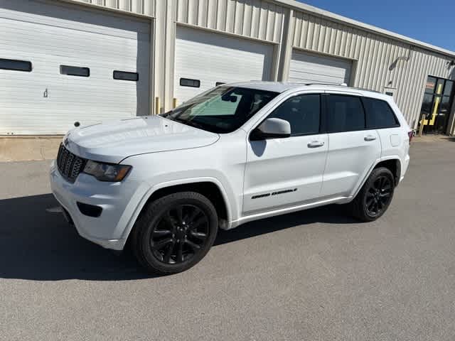 Thumbnail: 2018 Jeep Grand Cherokee - 16