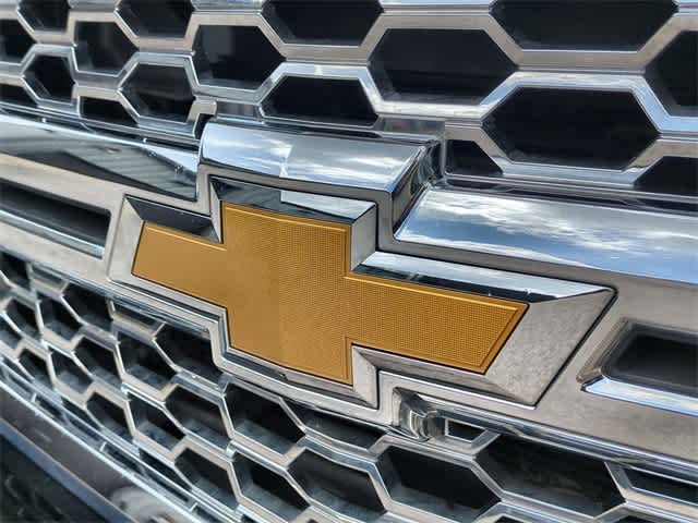 Thumbnail: 2015 Chevrolet Silverado 1500 - 12