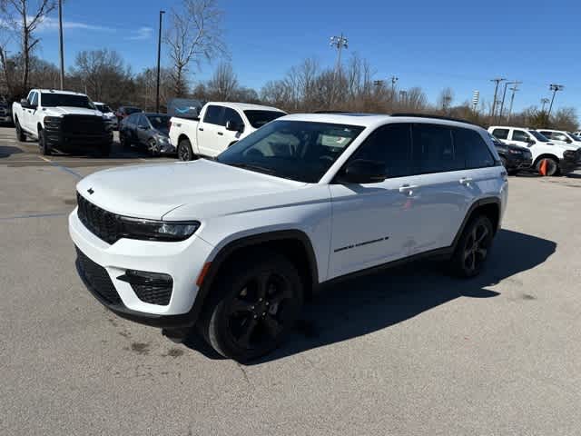 Thumbnail: 2023 Jeep Grand Cherokee - 15