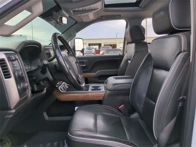 Thumbnail: 2019 Chevrolet Silverado 3500 - 17