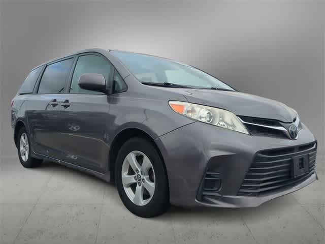 Thumbnail: 2020 Toyota Sienna - 2