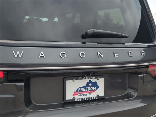 Thumbnail: 2023 Jeep Wagoneer - 18