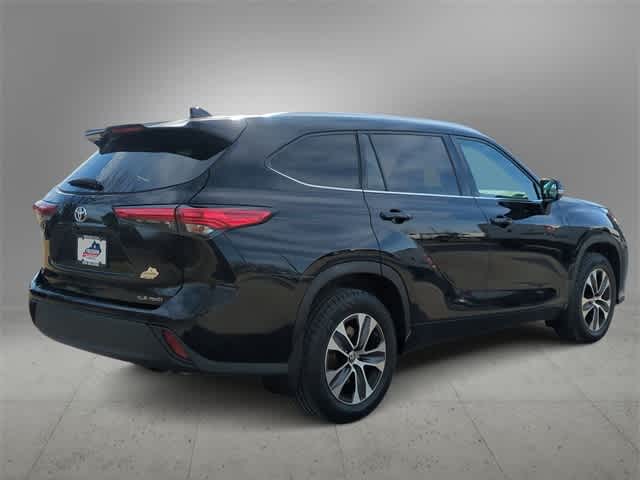 Thumbnail: 2020 Toyota Highlander - 8
