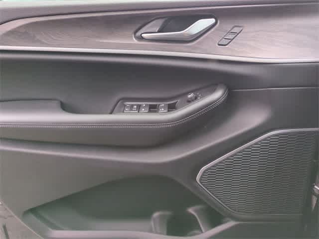 Thumbnail: 2025 Jeep Grand Cherokee L - 31