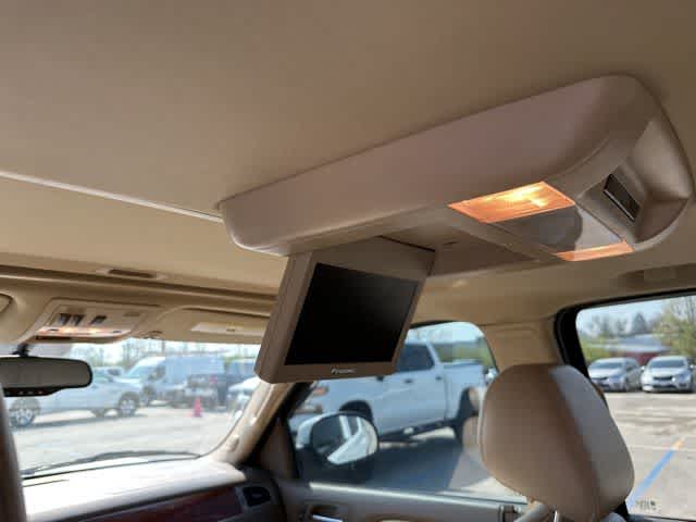 Thumbnail: 2013 Chevrolet Tahoe - 13