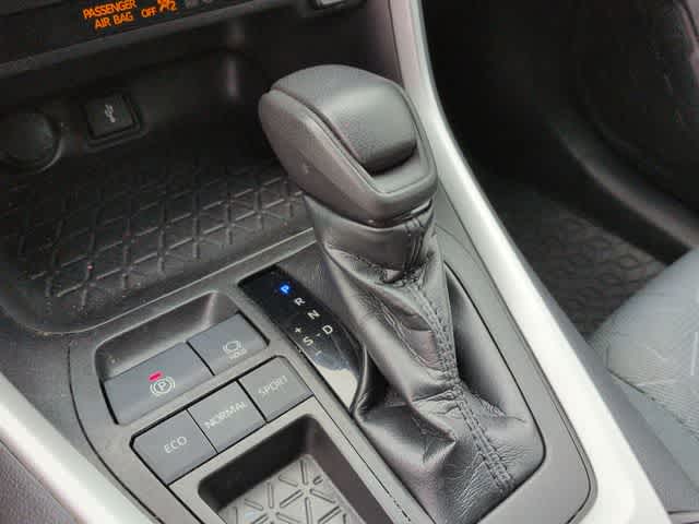 Thumbnail: 2021 Toyota RAV4 - 31