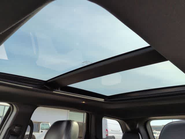 Thumbnail: 2016 Jeep Grand Cherokee - 19