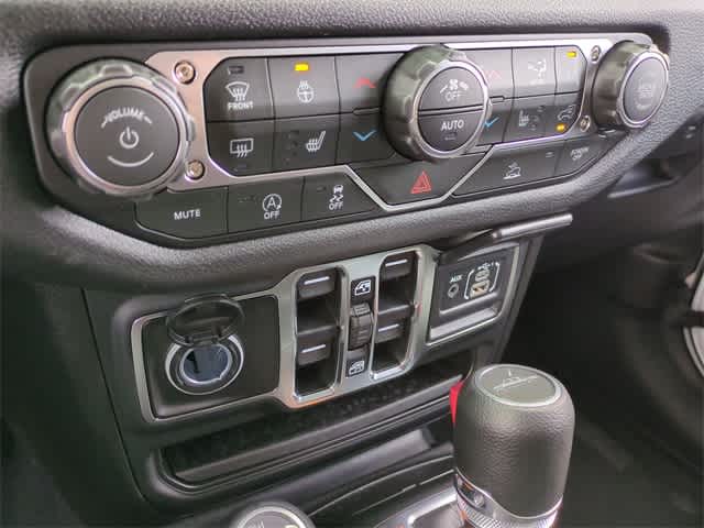 Thumbnail: 2025 Jeep Gladiator - 31