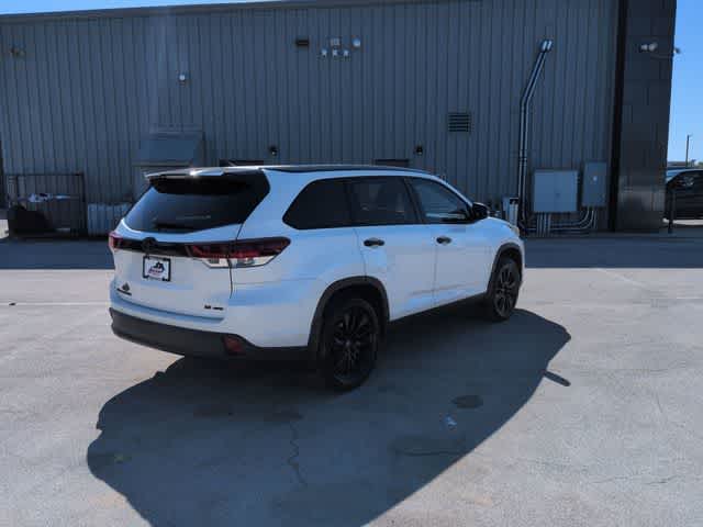 Thumbnail: 2019 Toyota Highlander - 8