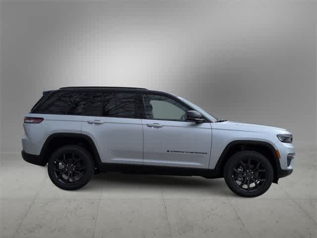 Thumbnail: 2025 Jeep Grand Cherokee - 8