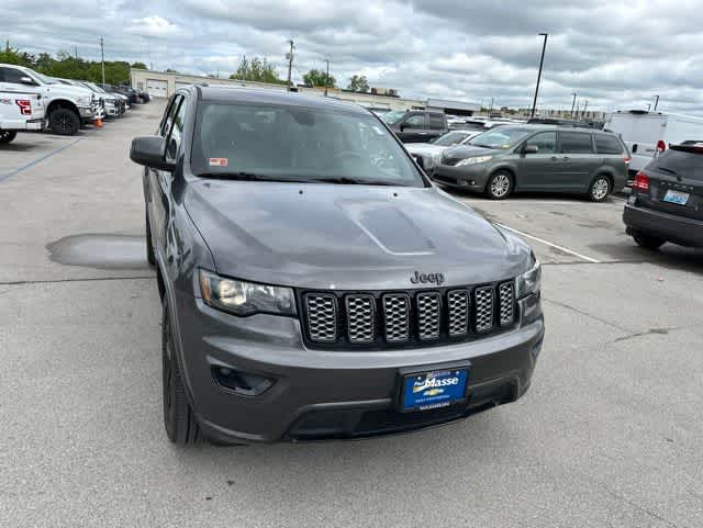 Thumbnail: 2017 Jeep Grand Cherokee - 24