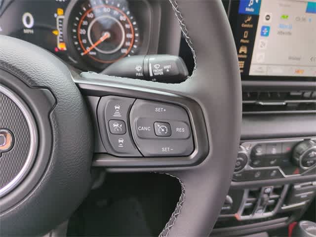 Thumbnail: 2025 Jeep Gladiator - 24