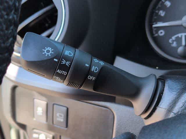 Thumbnail: 2021 Toyota Tacoma - 28