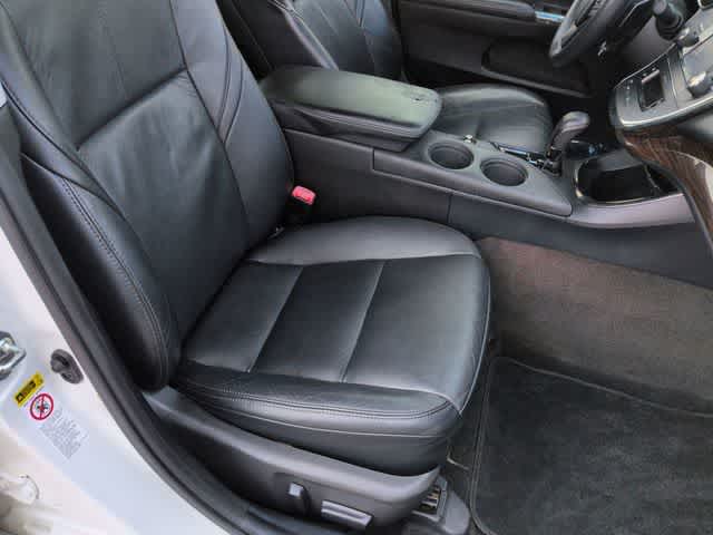 Thumbnail: 2014 Toyota Avalon - 22