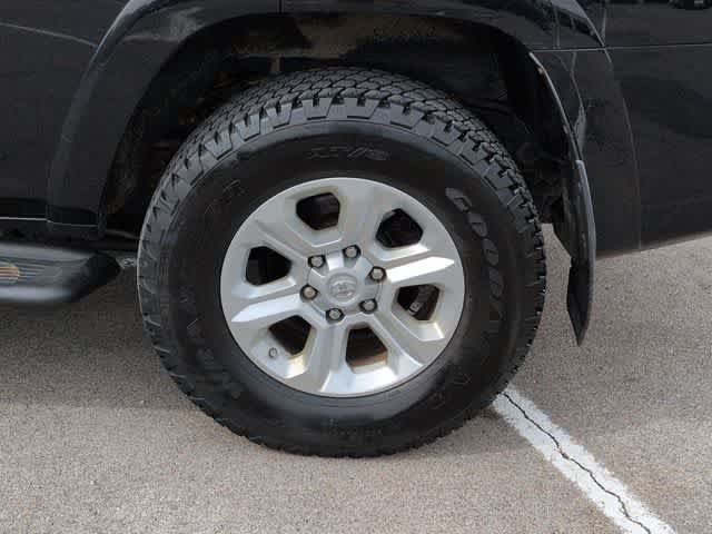 Thumbnail: 2015 Toyota 4Runner - 14