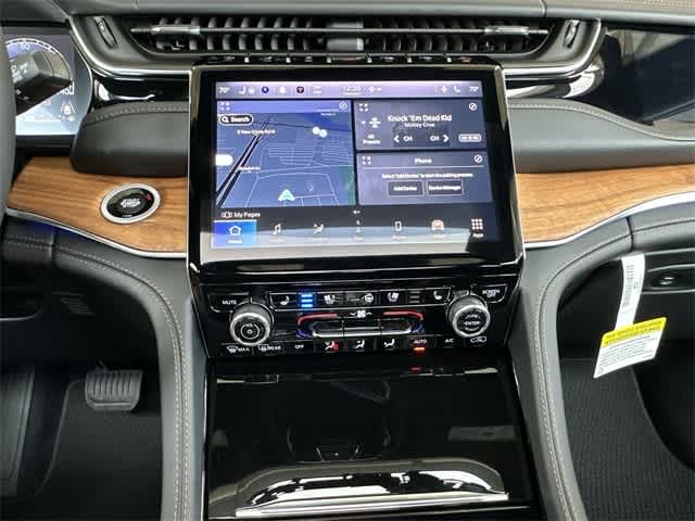 Thumbnail: 2023 Jeep Grand Cherokee - 17