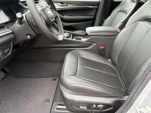 Thumbnail: 2025 Jeep Grand Cherokee L - 17