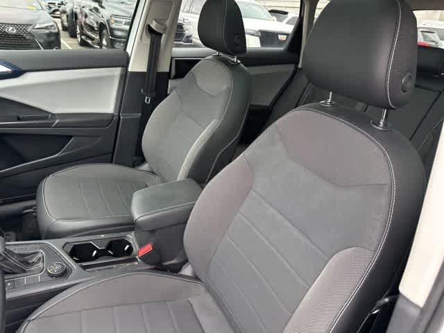 Thumbnail: 2022 Volkswagen Taos - 3