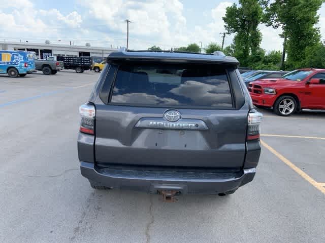 Thumbnail: 2015 Toyota 4Runner - 16