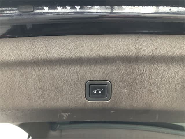 Thumbnail: 2021 GMC Yukon XL - 40